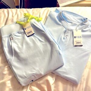 Women’s FIGS set in open skies / Medium Reg/Med NWT/last set